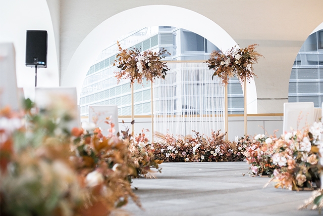 【網上婚展優惠】婚禮佈置公司Free Concept︰滿指定金額即送時尚花柱佈置