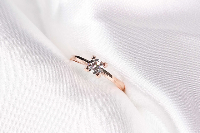 六福珠寶—Hexicon系列18K金鑽石戒指