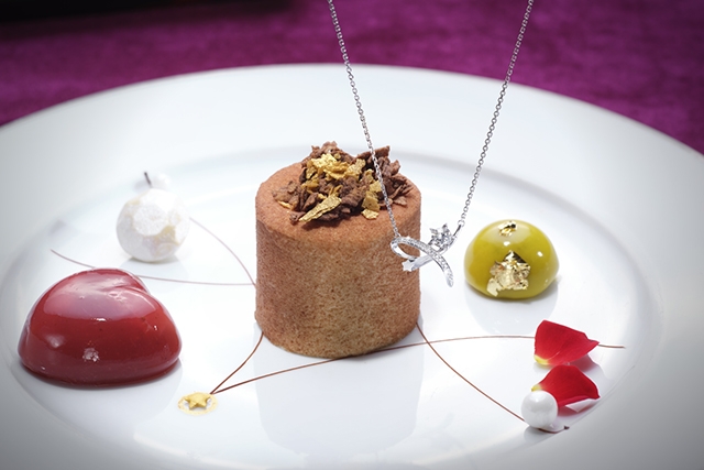 2023周大福情人節購物禮遇| 周大福 X 尖沙咀凱悅酒店Hugo’s人氣聯乘！情人節限定北極星主題套餐