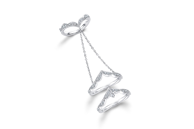 周大福情人節首飾推薦#2. Hearts On Fire 蕾絲鑽飾展現迷人魅力