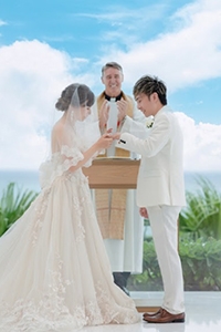 【新人分享】沖繩浪漫婚禮 「感謝蒙娜麗莎嘅團隊可以跟得咁足！」