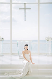 【海外婚禮靈感】前新聞女王 Maggie Leung 沖繩夢幻完婚！港式浪漫 x 海島風情完美結合