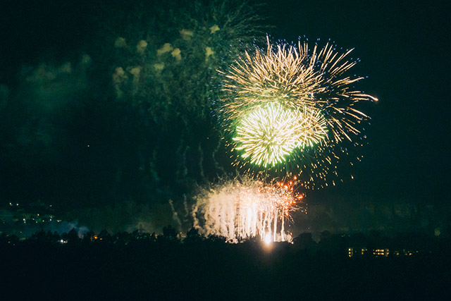 沖繩婚禮進行煙火