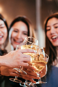 週年聯歡晚會訂酒攻略2026｜Annual Dinner 聯歡晚會酒水點揀？任飲定自訂更划算？