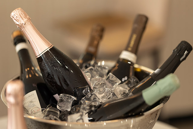 聯歡晚會酒水比例應如何安排？