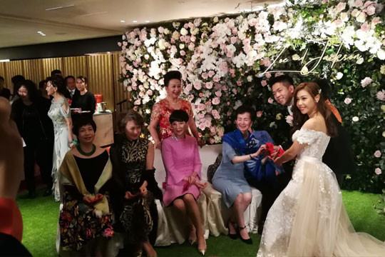 中式婚禮敬茶吉利說話 兄弟姊妹團必備78句吉利說話 新娘出門 敬茶 戴金器時大妗姐實用金句 新婚生活易