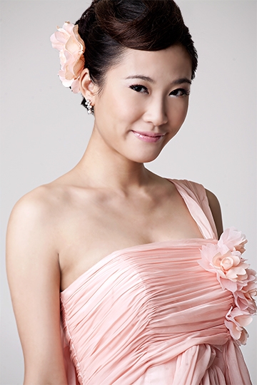 化身婚禮上的美麗焦點 Spotlight Image