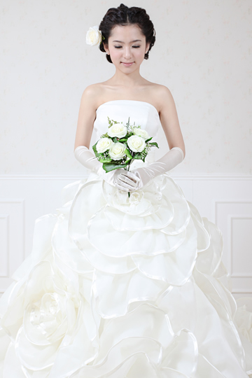 保暖與裝飾兼備的新娘手套