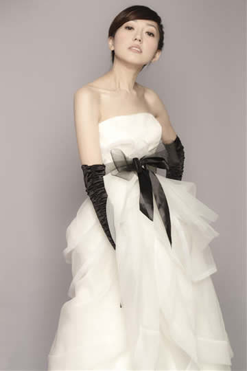 保暖與裝飾兼備的新娘手套