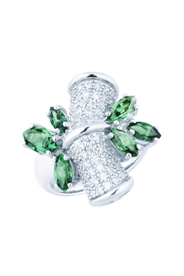 化身「竹」「蛇」新娘