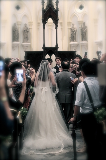 為證婚一刻醞釀氣氛