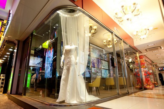 婚嫁服務一站shop！ 走訪愛都婚紗中心