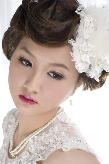 如何揀選及配襯古董婚紗？