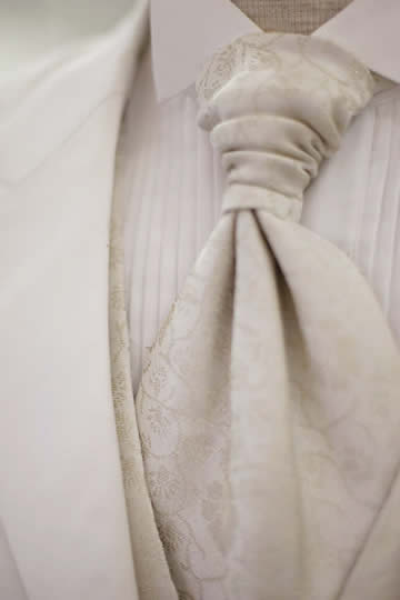 婚紗大劈價 優惠停不了