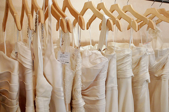 「點解要俾試身費？」