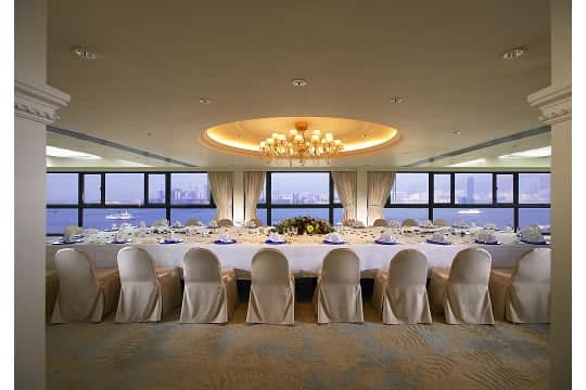 繁華城裡 實現空中婚禮 香港柏寧酒店