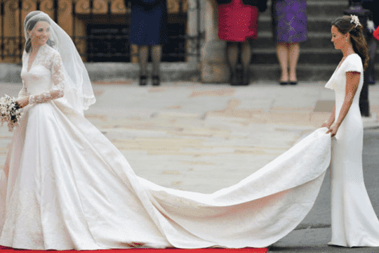 名人女星熱捧！穿長袖婚紗出嫁