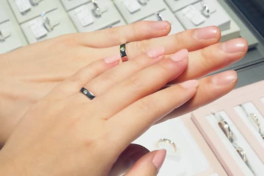 新人矛盾大對決 精明入手婚嫁首飾