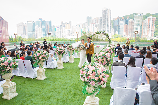 港島區婚宴新場地 3千呎空中花園舉辦小清新婚禮