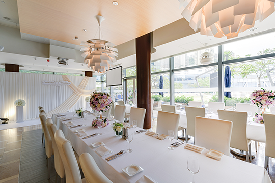 【戶外婚禮場地推介】萬尺草地x池畔證婚 遠離繁囂的陽光婚宴