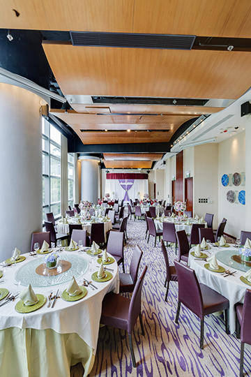 【戶外婚禮場地推介】萬尺草地x池畔證婚 遠離繁囂的陽光婚宴