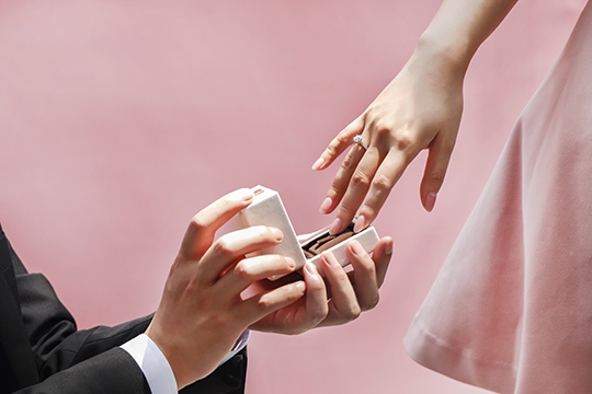 一生只可以買一枚的鑽戒，到底有多「貴」？！