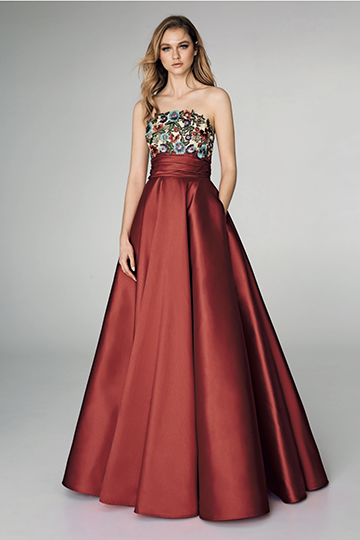 穿上了魔力！8款歐美名設計師品牌婚紗推介