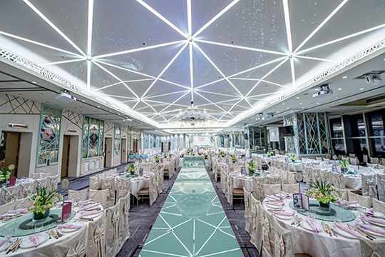 【全港獨有】水晶天橋華麗進場 尖沙咀大型婚宴場地推介