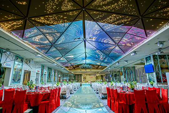 【全港獨有】水晶天橋華麗進場 尖沙咀大型婚宴場地推介