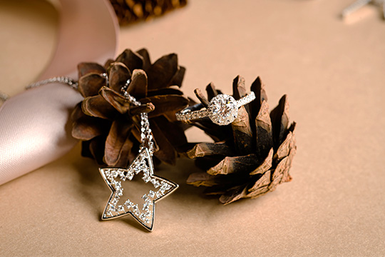 【聖誕禮物提案】女友個性揀禮物 4款鑽戒x頸鍊推介