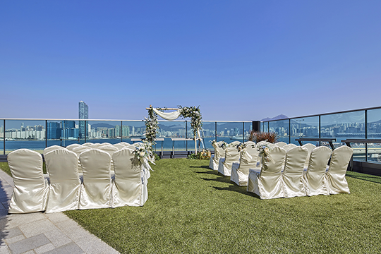 【小型婚禮場地】港島區海景靚酒店 戶外婚禮充滿陽光氣息