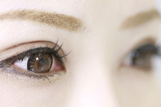 【消委會接41宗投訴】新娘美容要注意！紋眉及植睫毛質素參差