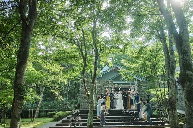 輕井澤婚禮2026｜絕美四季的森系高質感教堂婚禮推薦！破解5大迷思與真相｜距離東京僅1小時，「旅行控」新人必選